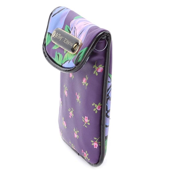 NWT Betsey Johnson Mixed Floral Pda Case - Picture 4 of 6